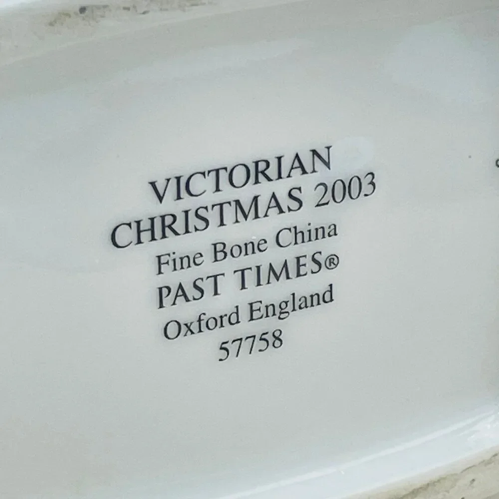 James Sadler Merry Christmas Teapot Gold Trim 2003 Past Times Oxford England